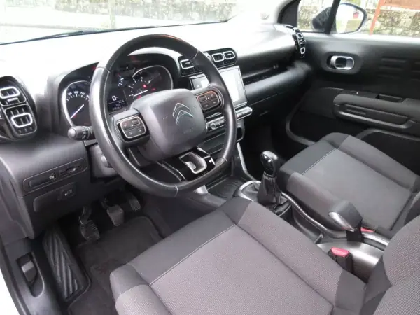 Citroën C3 Aircross 2018 - 11999 EUR, 56000 km - AUTO.MOTO.pt - 56000km - foto 16 de 39