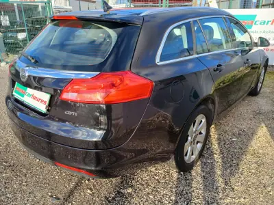 Opel Insignia Sports Tourer 2011 - 7150 EUR, 176528 km - AUTO.MOTO.pt - 176528km - foto 8 de 29