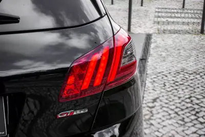 Peugeot 308 2020 - 17990 EUR, 142466 km - AUTO.MOTO.pt - 142466km - foto 9 de 45