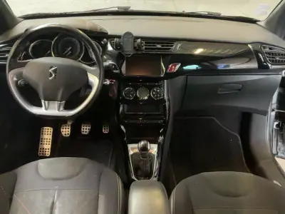 Citroën DS3 2016 - 9750 EUR, 135000 km - AUTO.MOTO.pt - 135000km - foto 8 de 14