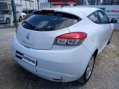 Renault Mégane Coupe 2010 - 7950 EUR, 115752 km - AUTO.MOTO.pt - 115752km - foto 7 de 25