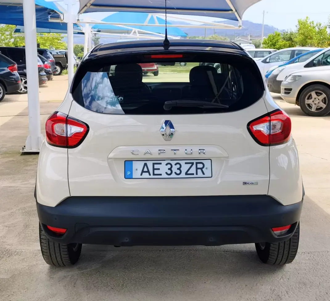Renault Captur 2017 - 12990 EUR, 137723 km - AUTO.MOTO.pt - 137723km - foto 6 de 22