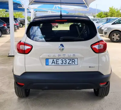 Renault Captur 2017 - 12990 EUR, 137723 km - AUTO.MOTO.pt - 137723km - foto 6 de 22