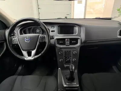 Volvo V40 2015 - 10990 EUR, 187405 km - AUTO.MOTO.pt - 187405km - foto 4 de 18