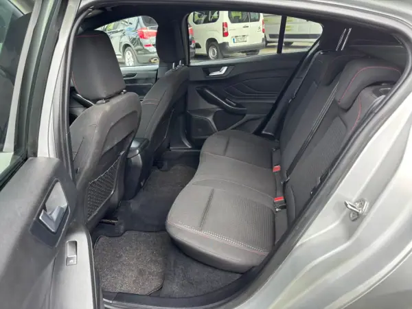 Ford Focus 2024 - 22490 EUR, 35103 km - AUTO.MOTO.pt - 35103km - foto 13 de 14