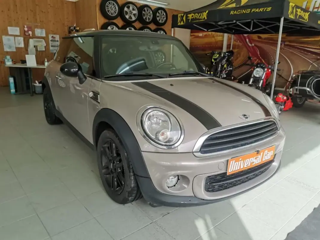 MINI Cooper 2013 - 12900 EUR, 166000 km - AUTO.MOTO.pt - 166000km - foto 1 de 17