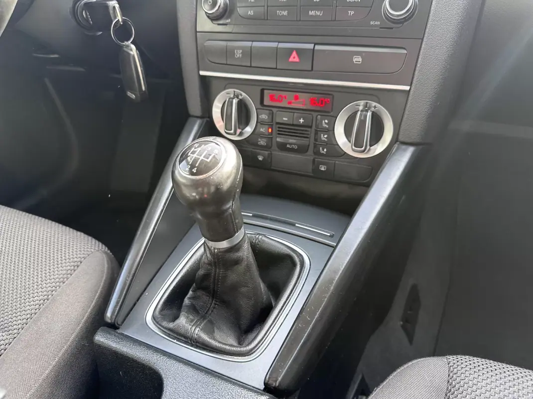 Audi A3 Sportback 2009 - 6500 EUR, 330000 km - AUTO.MOTO.pt - 330000km - foto 32 de 35