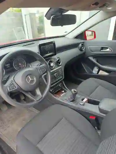 Mercedes-Benz A 160 2015 - 15750 EUR, 204000 km - AUTO.MOTO.pt - 204000km - foto 6 de 6
