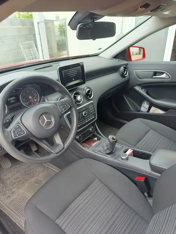 Mercedes-Benz A 160 2015 - 15750 EUR, 204000 km - AUTO.MOTO.pt - 204000km - foto 6 de 6