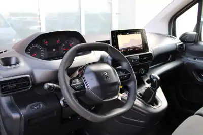 Peugeot Partner 1.5 BlueHDI Premium Longa 2020 - 14990 EUR, 176000 km - AUTO.MOTO.pt - 176000km - foto 11 de 18