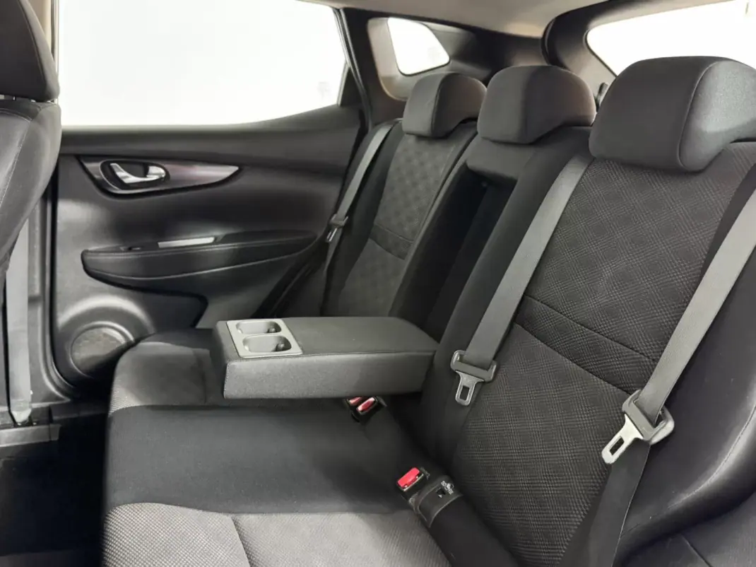 Nissan Qashqai 2015 - 13750 EUR, 96000 km - AUTO.MOTO.pt - 96000km - foto 36 de 45