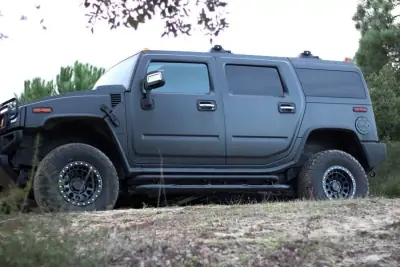 Hummer H2 2006 - 48800 EUR, 75250 km - AUTO.MOTO.pt - 75250km - foto 38 de 39