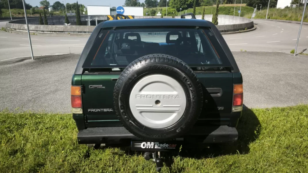 Opel Frontera 1998 - 4999 EUR, 216000 km - AUTO.MOTO.pt - 216000km - foto 10 de 21