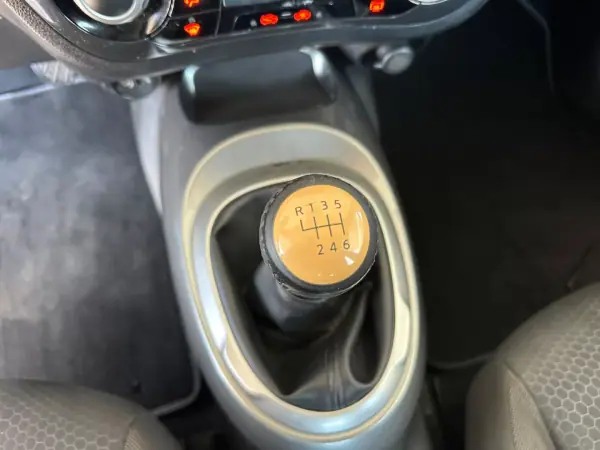 Nissan Juke 2011 - 11900 EUR, 217831 km - 217831km - foto 24 de 32