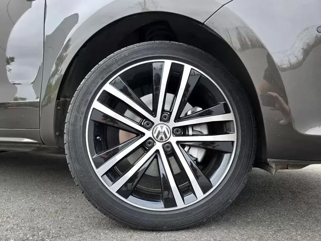 Volkswagen Sharan 2019 - 29700 EUR, 115600 km - 115600km - foto 12 de 17