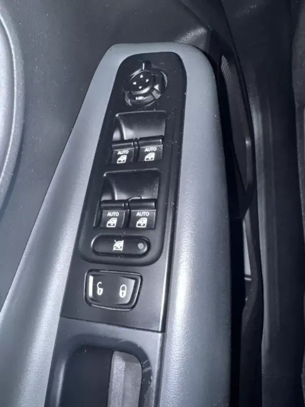 Jeep Renegade 2022 - 20490 EUR, 84266 km - AUTO.MOTO.pt - 84266km - foto 10 de 18