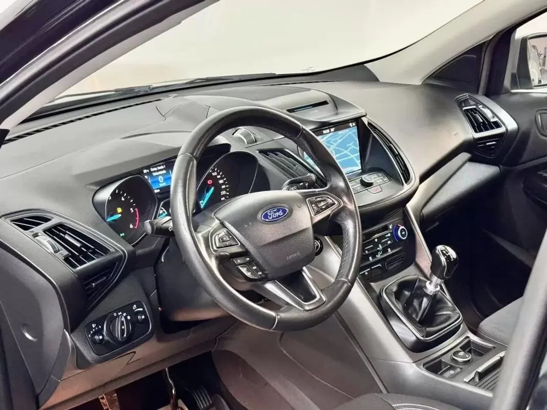 Ford Kuga 2017 - 11750 EUR, 111000 km - 111000km - foto 22 de 55