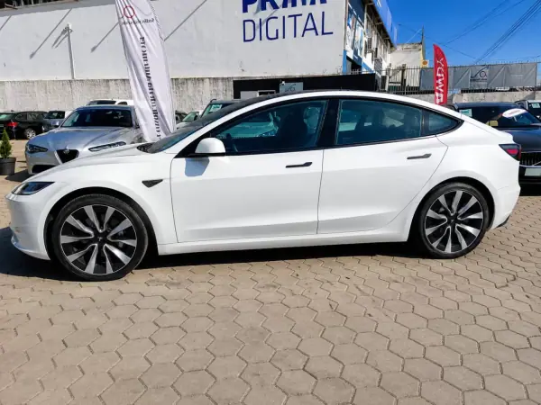 Tesla Model 3 2024 - 29900 EUR, 36500 km - AUTO.MOTO.pt - 36500km - foto 2 de 14