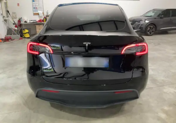 Tesla Model Y 2024 - 33990 EUR, 78253 km - 78253km - foto 9 de 17