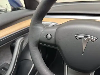 Tesla Model 3 2021 - 27950 EUR, 58905 km - AUTO.MOTO.pt - 58905km - foto 48 de 55