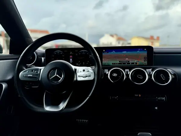 Mercedes-Benz CLA 180 2019 - 29950 EUR, 73000 km - AUTO.MOTO.pt - 73000km - foto 16 de 33