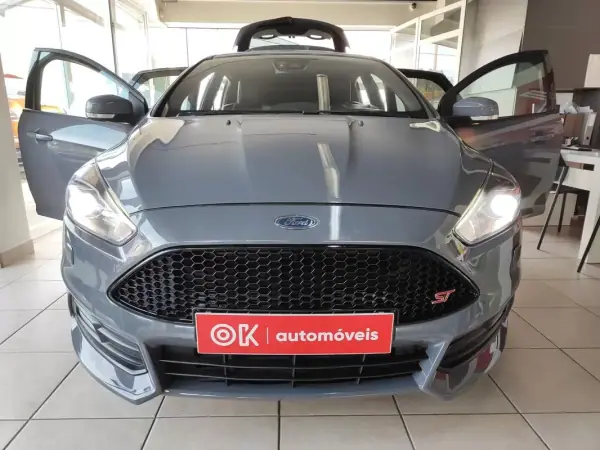 Ford Focus 2015 - 20500 EUR, 125550 km - AUTO.MOTO.pt - 125550km - foto 21 de 40