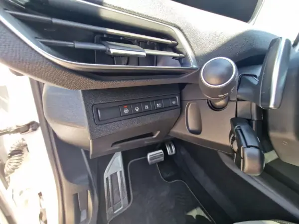 Peugeot 3008 2020 - 30499 EUR, 65405 km - AUTO.MOTO.pt - 65405km - foto 31 de 63