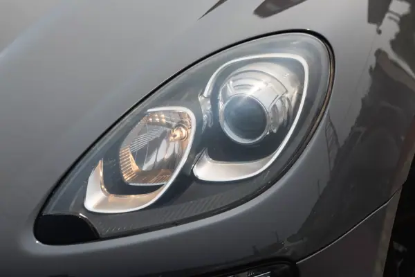 Porsche Macan 2015 - 43900 EUR, 152799 km - AUTO.MOTO.pt - 152799km - foto 6 de 27