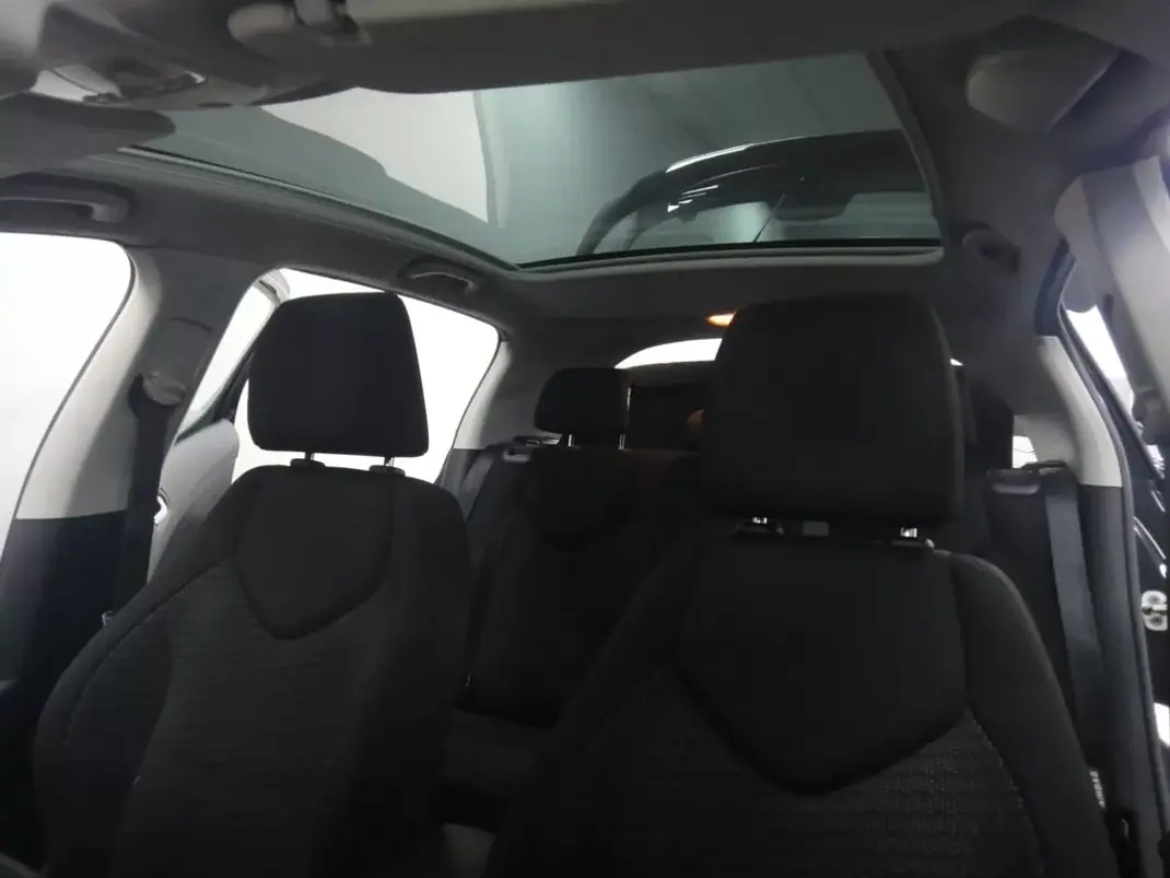 Peugeot 308 2012 - 7250 EUR, 172520 km - AUTO.MOTO.pt - 172520km - foto 39 de 50
