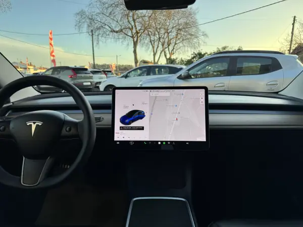 Tesla Model 3 2021 - 26500 EUR, 105000 km - AUTO.MOTO.pt - 105000km - foto 9 de 37