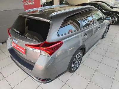 Toyota Auris Touring Sports 2018 - 16950 EUR, 109000 km - AUTO.MOTO.pt - 109000km - foto 12 de 37