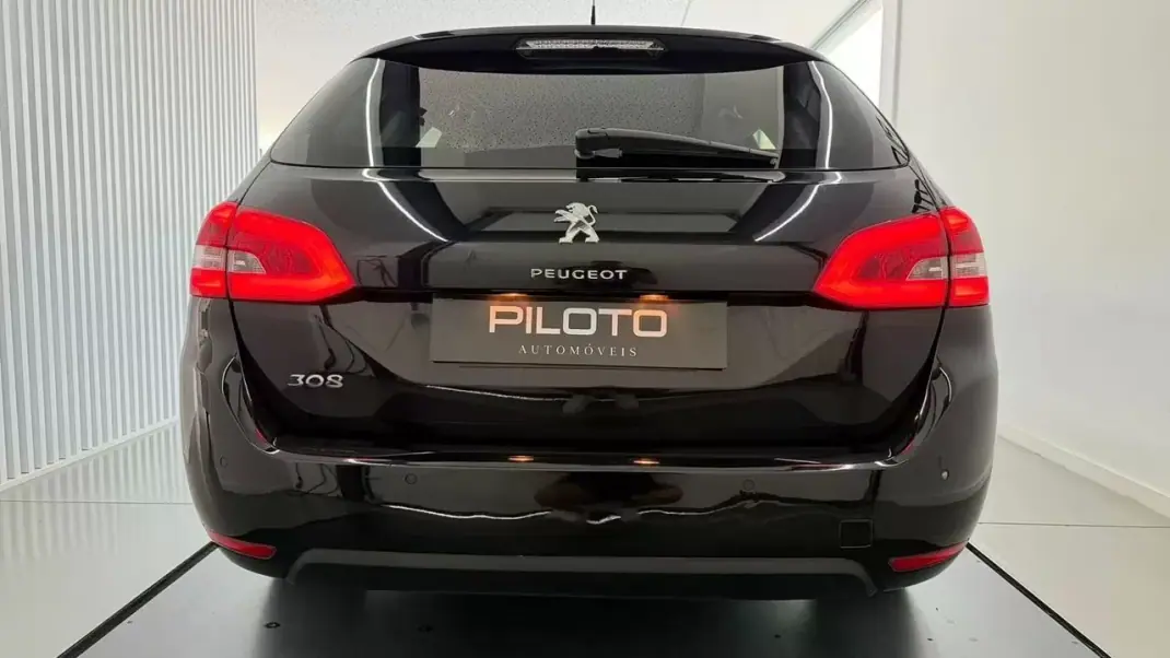 Peugeot 308 SW 2019 - 13990 EUR, 134327 km - 134327km - foto 9 de 28