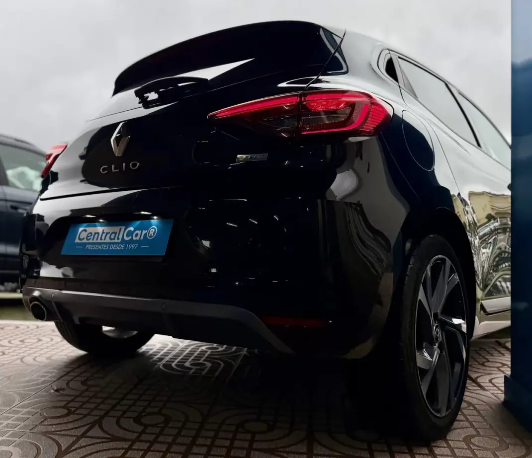 Renault Clio 2023 - 15950 EUR, 77000 km - AUTO.MOTO.pt - 77000km - foto 11 de 24