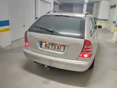 Mercedes-Benz C 220 2004 - 7500 EUR, 295000 km - 295000km - foto 2 de 5