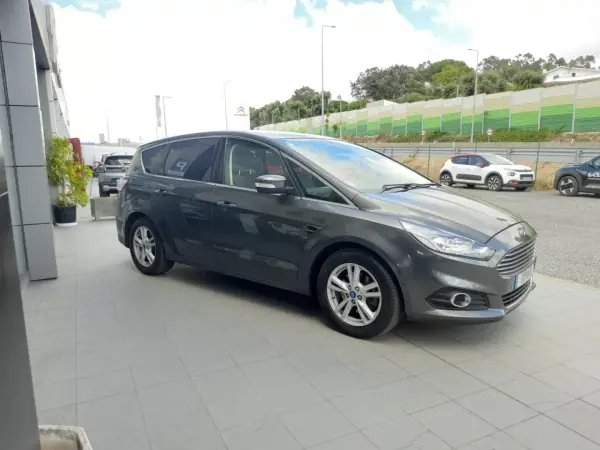 Ford S-Max 2016 - 17750 EUR, 151186 km - AUTO.MOTO.pt - 151186km - foto 5 de 35