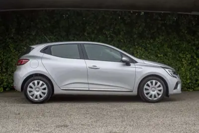 Renault Clio 2020 - 12900 EUR, 114844 km - AUTO.MOTO.pt - 114844km - foto 6 de 17