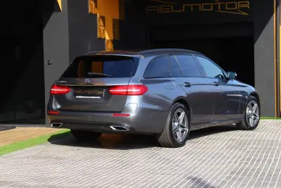 Mercedes-Benz E 300 2019 - 23900 EUR, 178524 km - AUTO.MOTO.pt - 178524km - foto 6 de 34