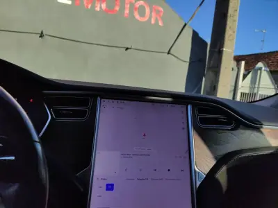 Tesla Model S 2017 - 34900 EUR, 150000 km - 150000km - foto 15 de 33