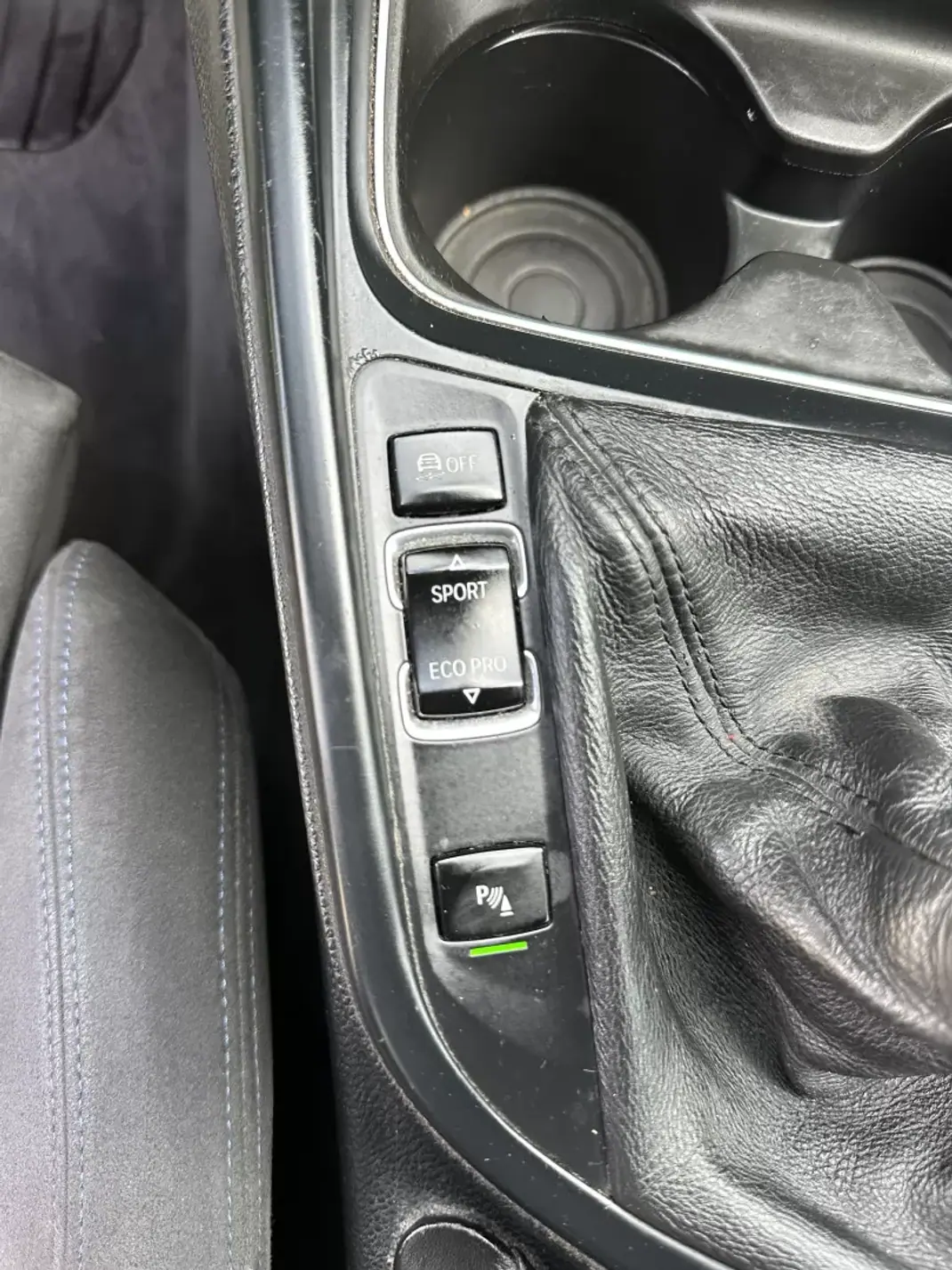 BMW 318 2014 - 11900 EUR, 350000 km - 350000km - foto 36 de 60