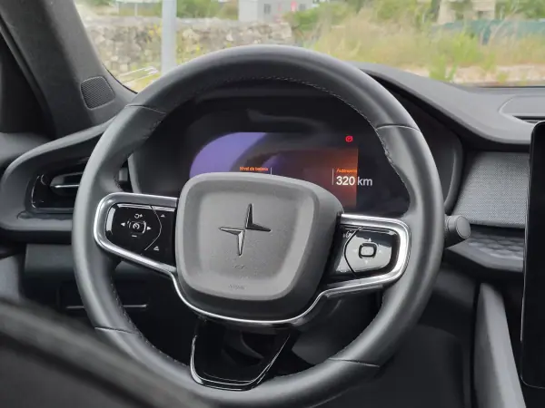 Polestar 2 2023 - 29890 EUR, 83810 km - AUTO.MOTO.pt - 83810km - foto 23 de 32