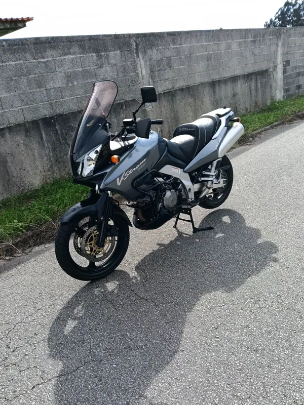 Suzuki V-Strom 1000 1000 tl 2002 Gasolina — 86 000 km · Aveiro Suzuki V-Strom 1000 2002