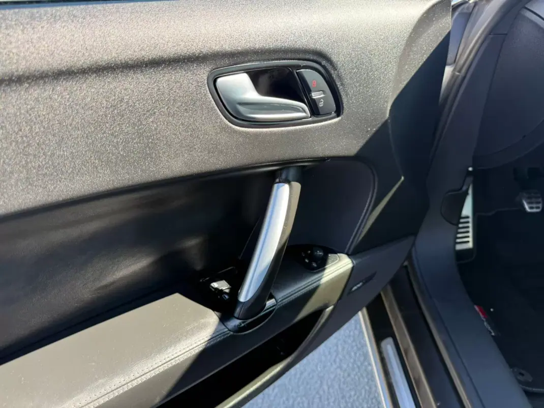 Audi TT Coupé 2006 - 16990 EUR, 77500 km - AUTO.MOTO.pt - 77500km - foto 15 de 19