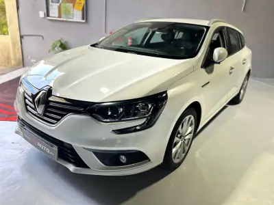 Renault Mégane 2019 - 14250 EUR, 135000 km - AUTO.MOTO.pt - 135000km - foto 1 de 37