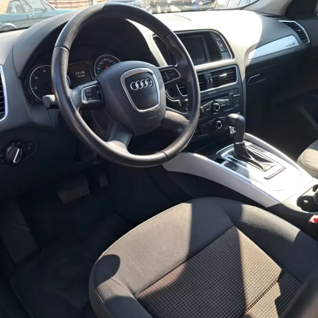 Audi Q5 2009 - 17650 EUR, 150000 km - 150000km - foto 8 de 14