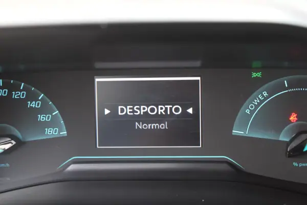Peugeot e-208 2021 - 16490 EUR, 94000 km - AUTO.MOTO.pt - 94000km - foto 21 de 26