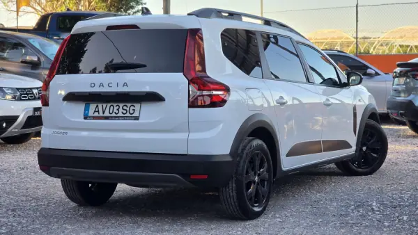 Dacia Jogger 2023 — photo 3 of 26