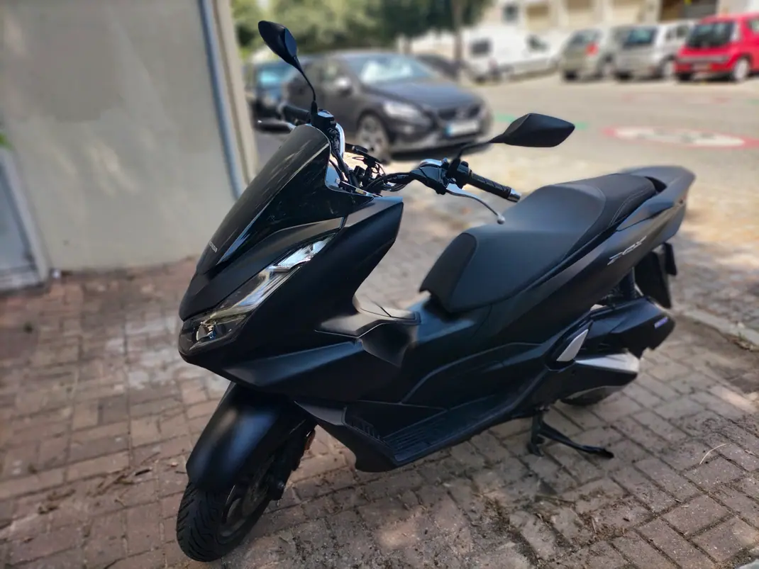 Honda PCX 125 2023 - 2900 EUR, 2300 km - AUTO.MOTO.pt - 2300km - foto 1 de 2