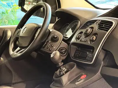 Renault Kangoo , 1.5 Dci ,Iva Dedutivel 2021 - 10990 EUR, 174000 km - AUTO.MOTO.pt - 174000km - foto 10 de 19