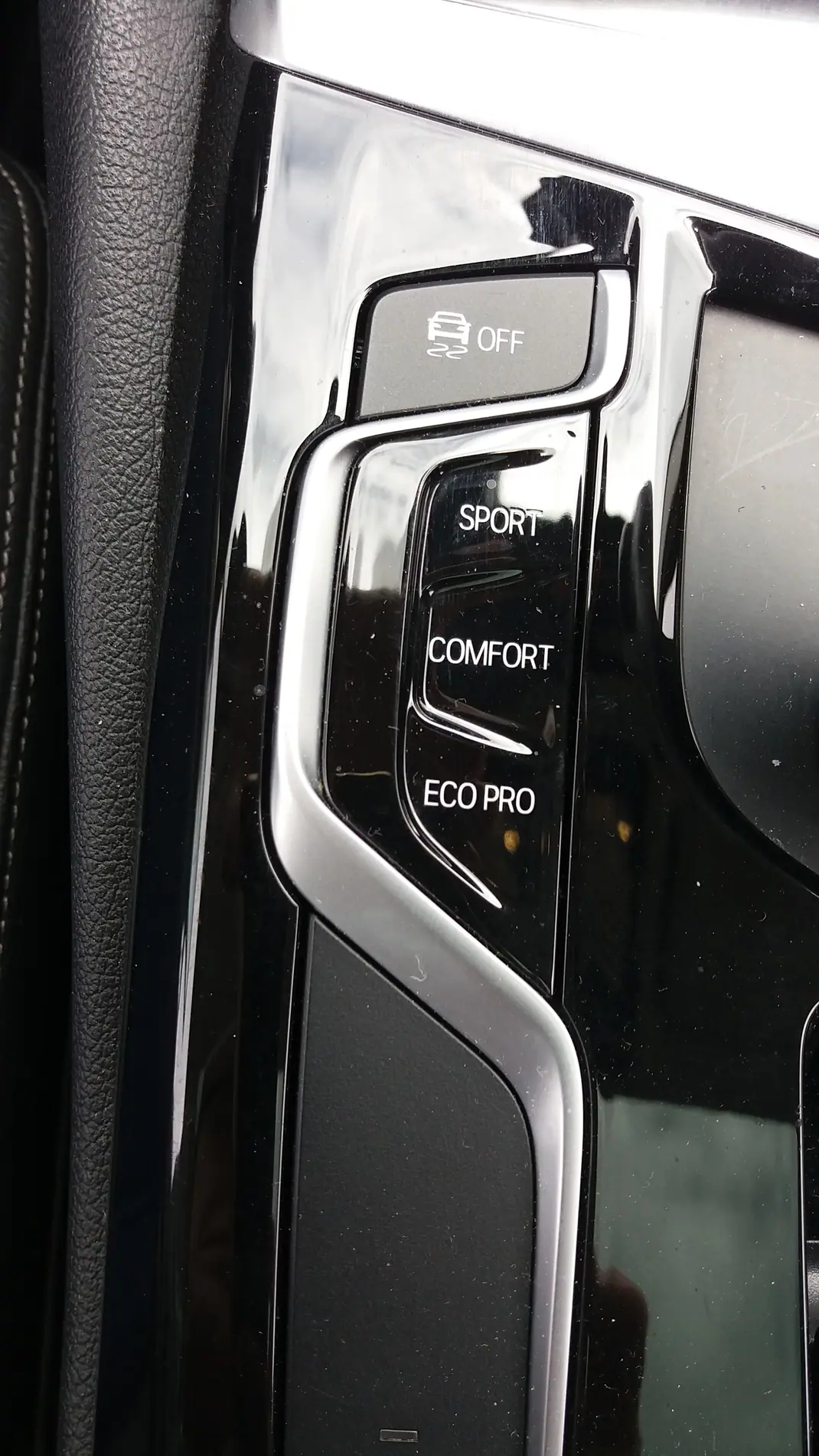 BMW 520 2017 - 28000 EUR, 95000 km - AUTO.MOTO.pt - 95000km - foto 15 de 15