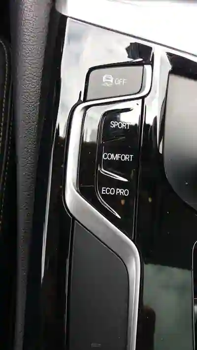 BMW 520 2017 - 28000 EUR, 95000 km - AUTO.MOTO.pt - 95000km - foto 15 de 15